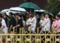 بیجنگ نے موسلادھار بارشوں کے باعث بس سروسز معطل کر دیں، سیاحتی علاقہ بند