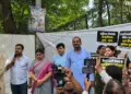 دہلی لکشمی یوجنا کی مخالفت پر بی جے پی نے عآپ کے اراکینِ اسمبلی کے مکانات اور دفاتر کے باہر کیا مظاہرہ