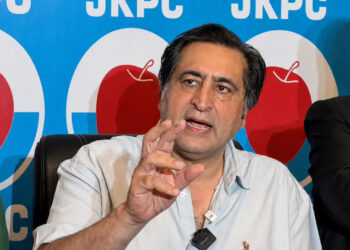 سجاد نے شہری ہلاکتوں کیلئے مرحوم مفتی سعید کو ذمہ دار قراردیا