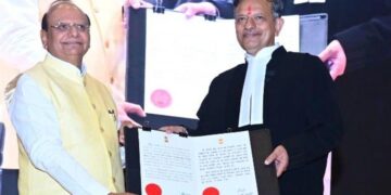جسٹس پشپیندر سنگھ بھاٹی نے جموں و کشمیر و لداخ ہائی کورٹ کے چیف جسٹس کاحلف اٹھا لیا