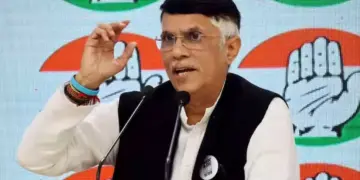 پنجاب میں امن و امان کی صورتحال پر سوال، پون کھیڑا نے پولیس کی حفاظت سے متعلق ہدایات پر حکومت کو گھیرا