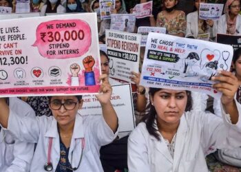 انٹرنزکی زبانی یقین دہانی مسترد‘ہڑتال جاری