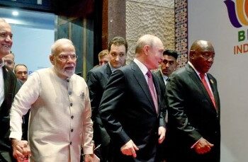 مودی کی تین دن میں پوتن، جن پنگ، پزشکیان سمیت متعدد ممالک کے رہنماؤں کے ساتھ دو طرفہ میٹنگیں