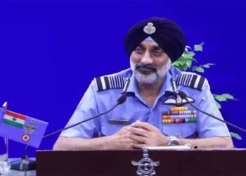 فضائیہ کے پاس لڑاکا طیاروں کی کمی، ہر سال 35 سے 40 طیارے ملیں تو صورتحال بہتر ہوسکتی ہے: ایئر چیف مارشل