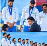 آئی سی سی چیئرمین جے شاہ نے ٹیم انڈیا کو طلائی تمغہ پیش کیا