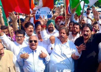 انڈیا اتحاد کا جموں میں ’جمہوریت بچاؤ مارچ
