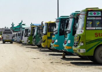 ٹرانسپورٹ محکمہ کا۲۵ سال  پرانی تجارتی گاڑیوں   کے خلاف کارروائی کا حکم